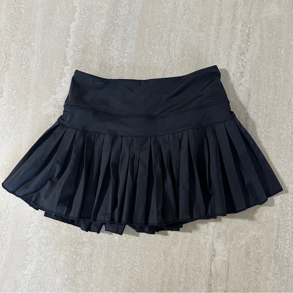 Gold Hinge Black Pleated Women's Athletic Skirt